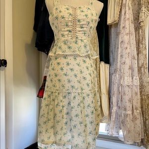 Peplum Gunne sax style midi dress blue floral